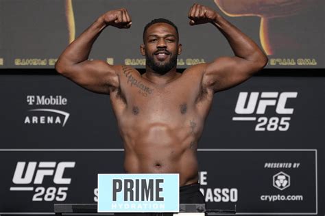 UFC 285: Jon Jones up 44 pounds from last fight ahead of heavyweight title match - Yahoo Sports