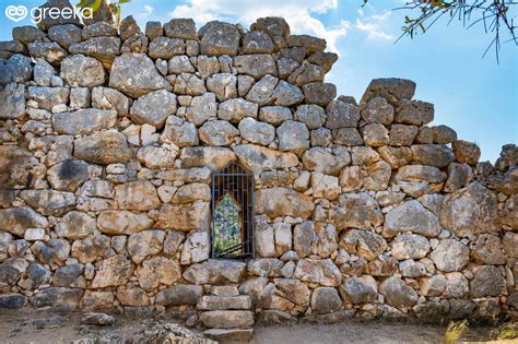 Cyclopean Walls in Mycenae, Greece | Greeka