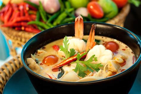 10 Best Local Dishes from Thailand - Famous Thai Food Locals Love to Eat in Bangkok – Go Guides