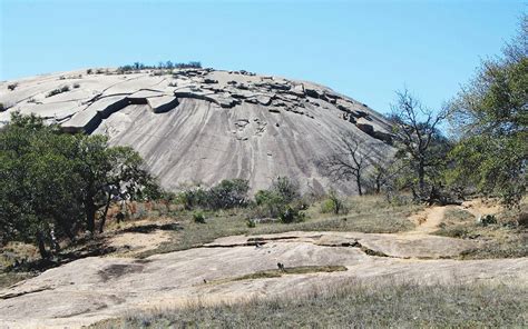 Enchanted Rock Issues Heat Warnings After Three Dogs Died in the Park – Texas Monthly