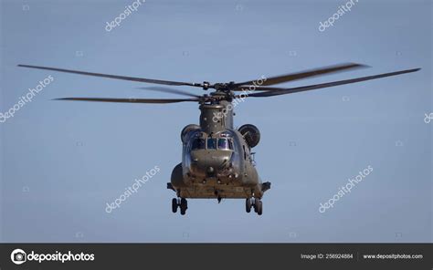 RAF Chinook helicopter in flight – Stock Editorial Photo © fotogenix ...