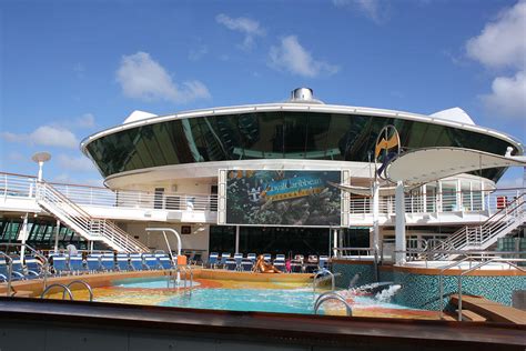 5 perfect times to enjoy the pool on a Royal Caribbean cruise without a crowd | Royal Caribbean Blog