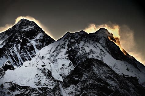 mt everest sunrise