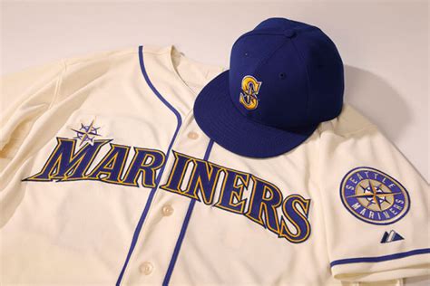 Mariners blend past and present with new alternate uniforms