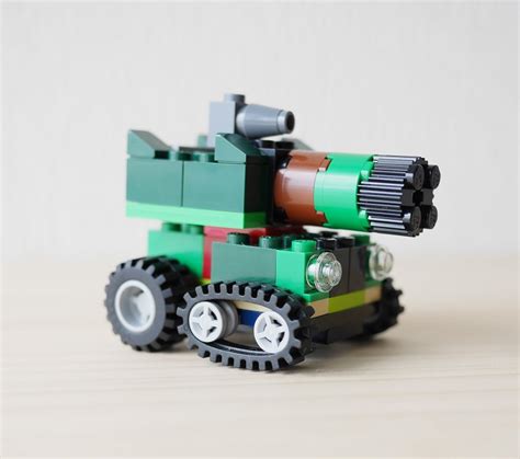 LEGO How to build: How to build LEGO Tank, using Classic 10696