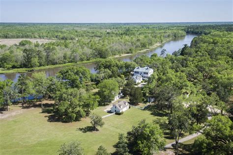 250-Year-Old South Carolina Plantation Lists for $9.5 Million - Bloomberg