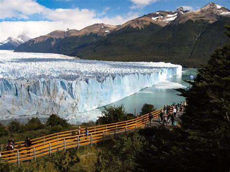 Full Patagonia Guided Hiking Tour in Argentina and Chile