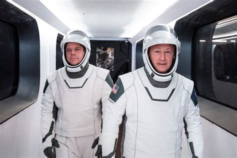 An Inside Look at the New SpaceX Spacesuits - News