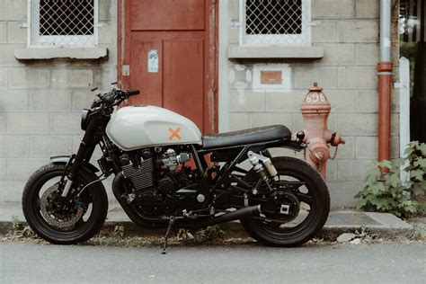 Paris Muscle: Yamaha XJR1300 Custom by Modification Motorcycles – BikeBound