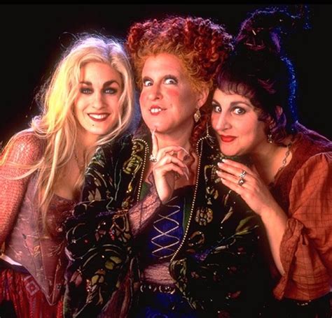 The First Sneak Peek At The 'Hocus Pocus' Reunion Is Here and I'm So Excited