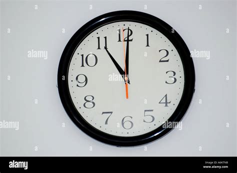 Eleven o clock hi-res stock photography and images - Alamy