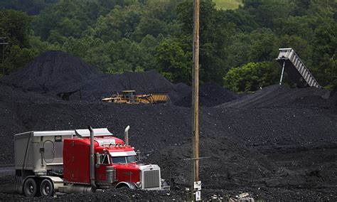 Coal industry on track for record low in mining deaths