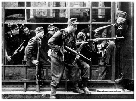 HISTORY IN IMAGES: Pictures Of War, History , WW2: Warsaw Ghetto Uprising, 1943