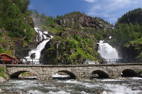 Top 10 Best Waterfalls in Norway & How To Visit Them - World of Waterfalls