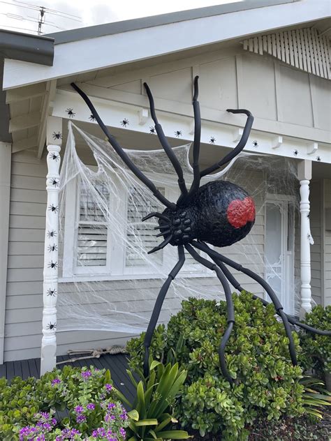 How to Make a DIY Giant Spider | Halloween Decor | POPSUGAR Home