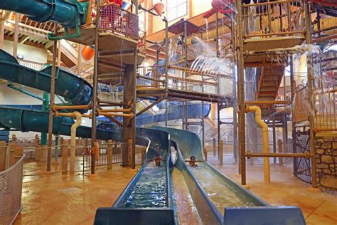 The Best Wisconsin Dells Water Parks (Indoor & Outdoor) - The MOM Trotter | Wisconsin dells ...