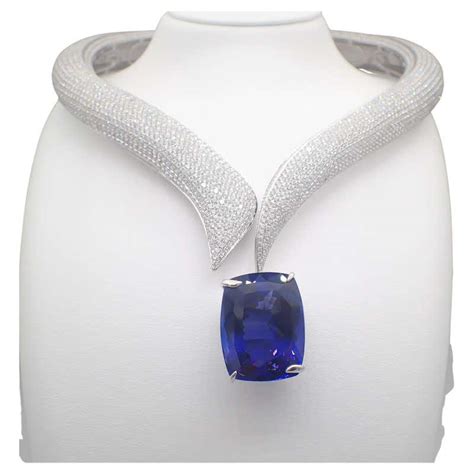 Tanzanite Pendant Necklace, 88.00 Carats For Sale at 1stDibs