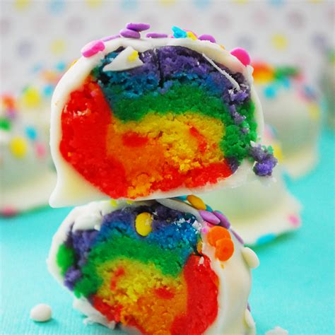 Market HQ Blog: DIY: RAINBOW CAKE POPS