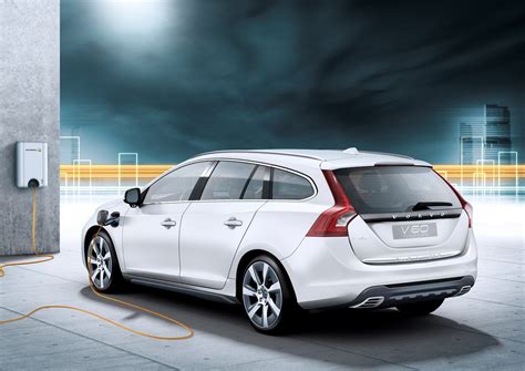 Volvo Car Corporation starts selling the Volvo V60 Plug-in Hybrid in 2012 - Volvo Cars Global ...