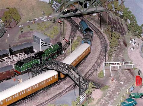 Innovative OO Scale Model Train Layout