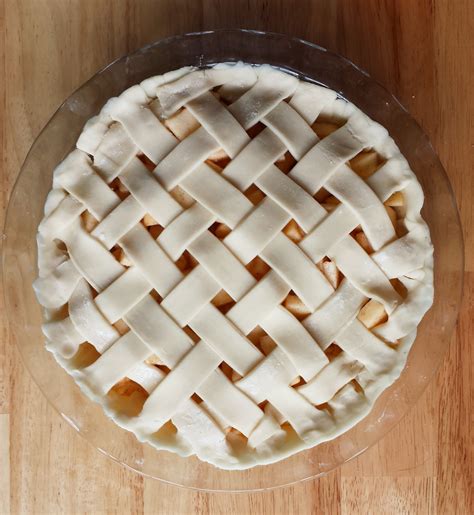 Cinnamon Apple Pie (With a Lattice Crust}