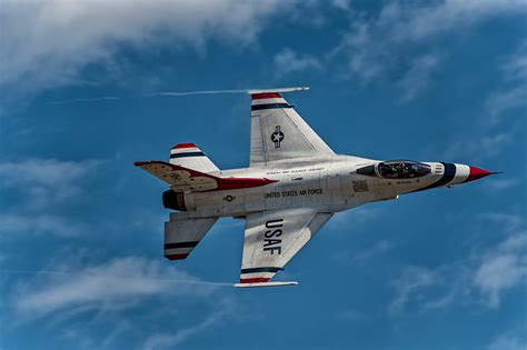 Thunderbirds F16 Fighting Falcon: Thunderbirds Air Force Display Team: Display Teams ...