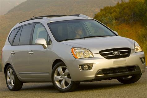 2008 Kia Rondo Review & Ratings | Edmunds