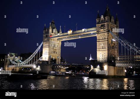 Buildings and Landmarks - Tower Bridge - London Stock Photo - Alamy