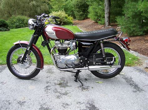 Restored Triumph Bonneville 650 - 1970 Photographs at Classic Bikes Restored |Bikes Restored