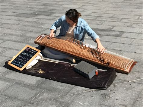 Happy Antipodean: Gayageum player, Darling Harbour