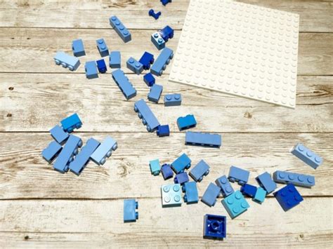 Create a Monochromatic LEGO Mosaic - Little Bins for Little Hands