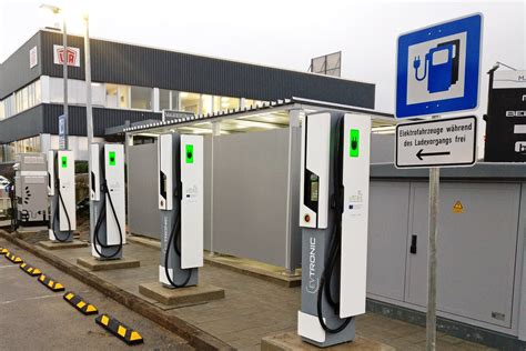 Europe takes the lead in very fast electric-car charging