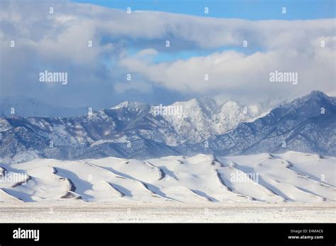 Great sand dunes national park winter hi-res stock photography and ...