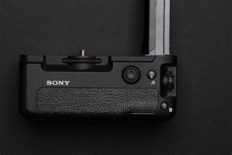 Best Accessories Sony A7III, A7rIII | Alik Griffin