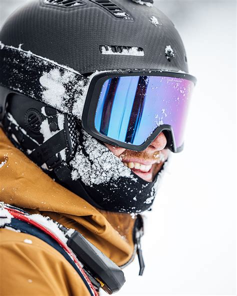 Reviews of the Best Ski Helmets and Ski Goggles of 2022