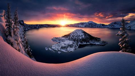 Beautiful Winter Birds Crater Lake National Park Oregon Usa Formed By The Volcano That Has Now ...