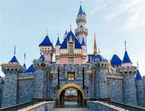 Insights and Sounds: A Beautiful New Disneyland Castle