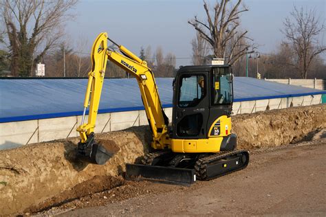 Komatsu PC35MR-3 excavator specs (2008 - 2017) | Diggers | LECTURA Specs