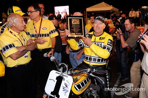 Kenny Roberts with the Yamaha TZ 750 at the Indy Dirt Track Mile at Indianapolis GP