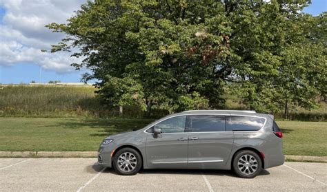 The Chrysler Pacifica is still the best plug-in hybrid minivan on the market | Ars Technica