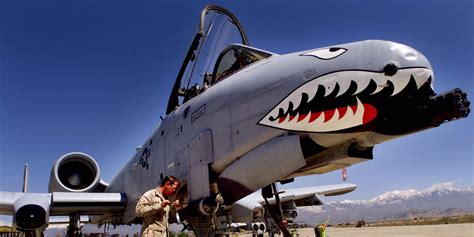 Rare look at what it's like to fire A-10 Warthog gun - Business Insider