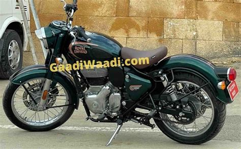 Production-Spec Royal Enfield Classic 350 Spotted In Two New Colours