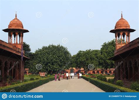 Entrance Gate To the Taj Mahal Complex. Agra, India Editorial Stock Image - Image of view ...