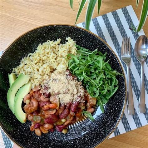 5 Bean Chilli with Rice and Greens – Wellness with Anna Whyte