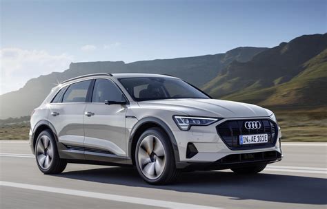 Audi e-tron fully electric SUV unveiled – PerformanceDrive