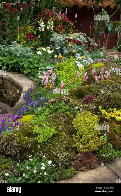 Rock Garden- on the Tufa Tea Garden at Chelsea Flower Show 2007 ...