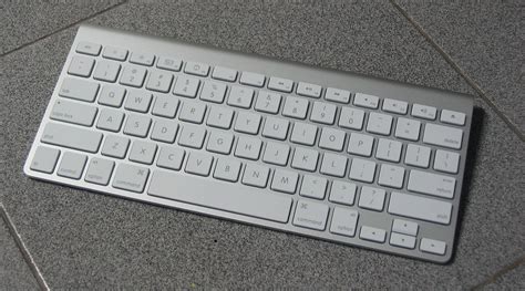 File:Apple-wireless-keyboard-aluminum-2007.jpg - Wikipedia