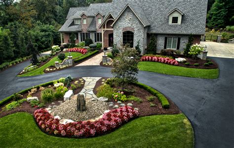 +19 Landscaping Ideas Front Yard Driveway References