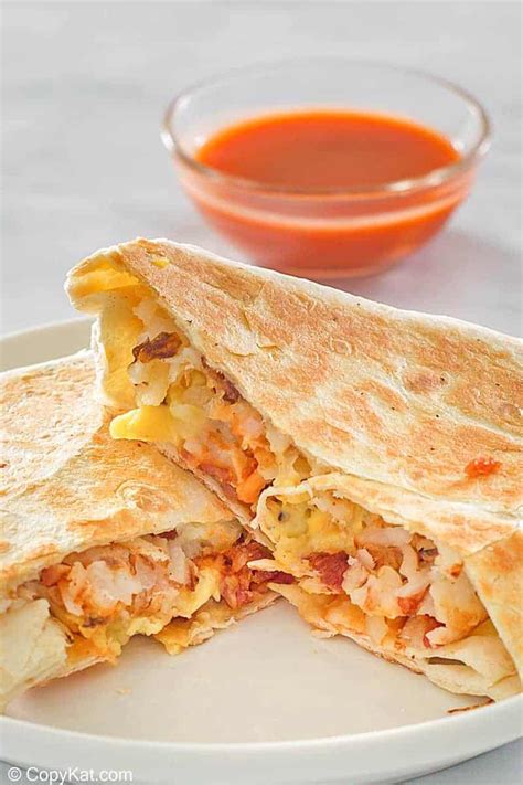 Taco Bell Breakfast Crunchwrap - CopyKat Recipes