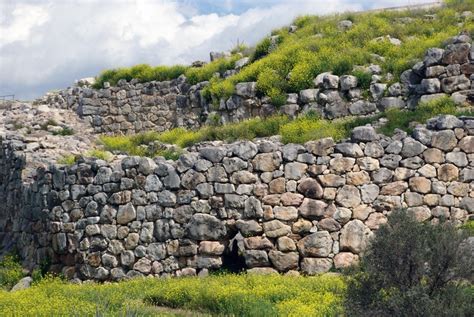 Acropolis - Cyclopean Walls Photo from Tiryns in Argolida | Greece.com